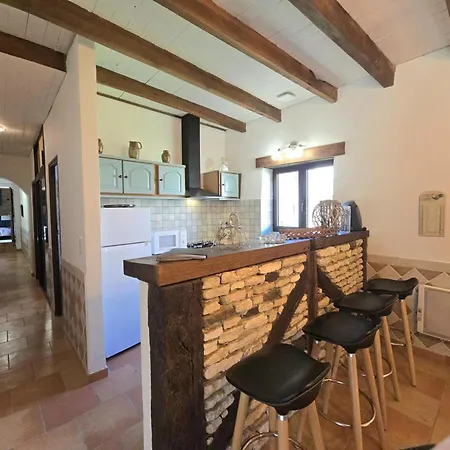 8 Personnes Avec Cheminee Et A Biron - Fr-1-616-481 Holiday home *