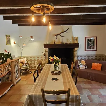 8 Personnes Avec Cheminee Et A Biron - Fr-1-616-481 Holiday home